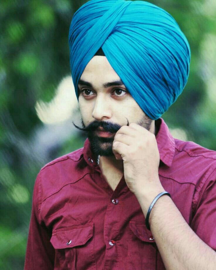 In a turban, Punjabi gabrus look handsome.