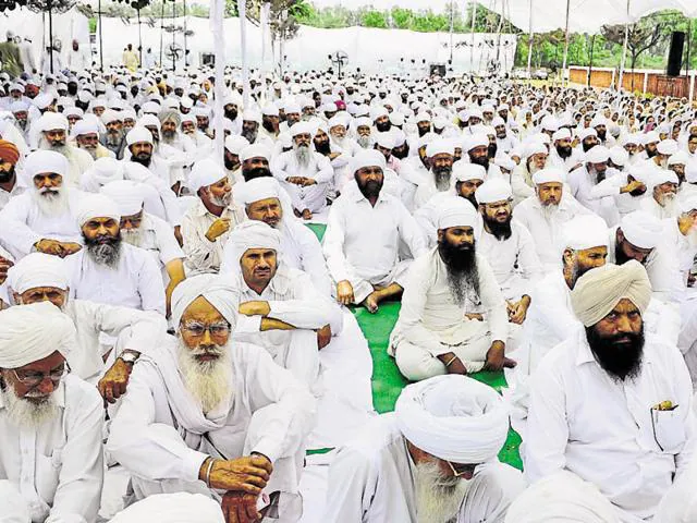 Unraveling Sikh Sects: Comparative Insights into Namdhari alias Kuke, and Amritdhari Traditions Unraveling Sikh Sects: Comparative Insights into Namdhari alias Kuke, and Amritdhari Traditions