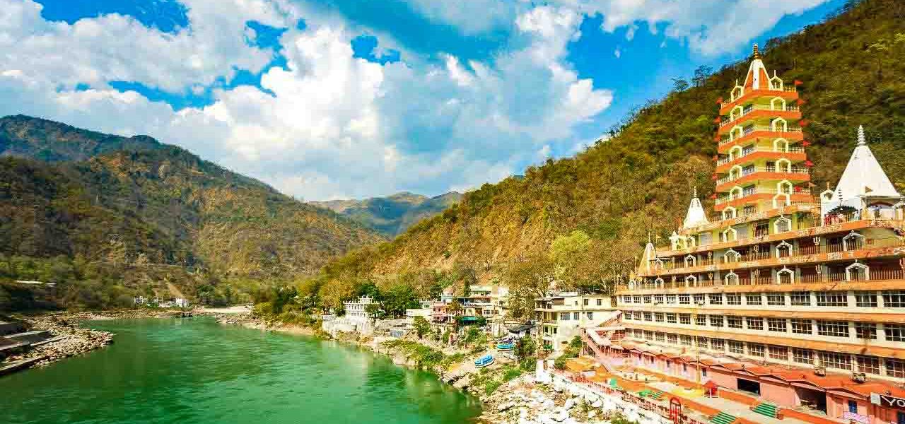 Roaring Rapids and Majestic Peaks: Embarking on an Adventure in Rishikesh Roaring Rapids and Majestic Peaks: Embarking on an Adventure in Rishikesh
