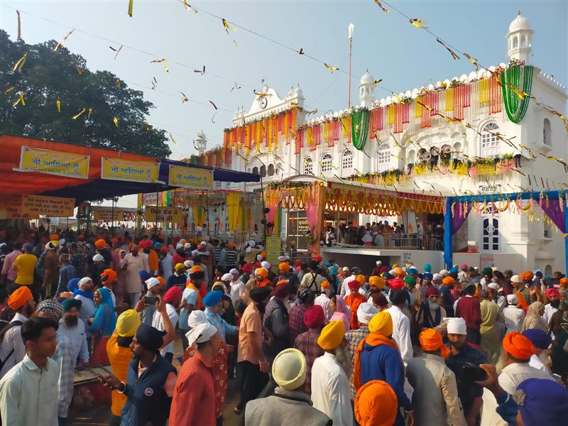 Community Gathering at Hola Mohalla