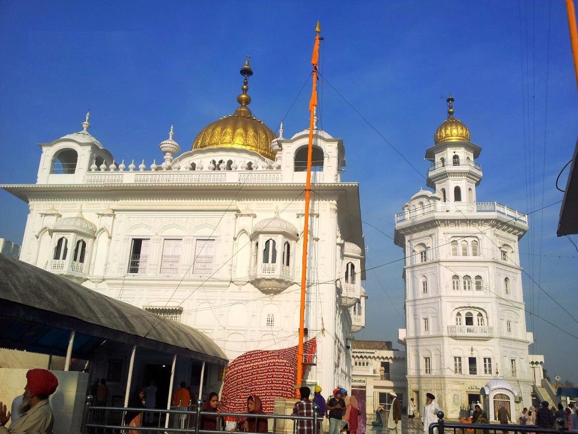 The Meaning Behind Offering Salt and Broom in Gurdwara